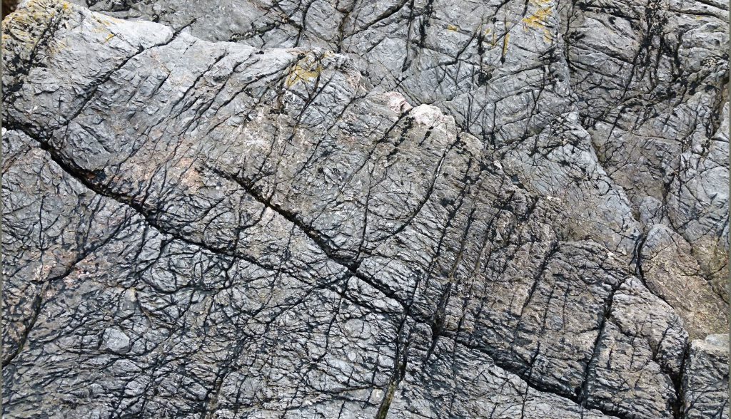 grey-rocks-elephant-skin-dolomite-stone-aquascaping-rocks-1